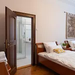 Neu - 4 Zimmer, 4 Betten, 5 Min Zum Hbf, Terrasse, 160qm Apartamento