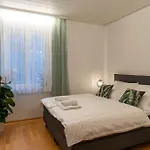 Neu - 4 Zimmer, 4 Betten, 5 Min Zum Hbf, Terrasse, 160qm Apartamento