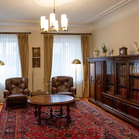 شقة Neu - 4 Zimmer, 4 Betten, 5 Min Zum Hbf, Terrasse, 160qm اوغسبورغ