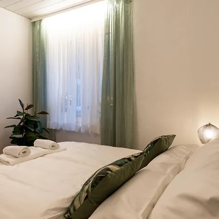 Apartamento Neu - 4 Zimmer, 4 Betten, 5 Min Zum Hbf, Terrasse, 160qm Augsburg