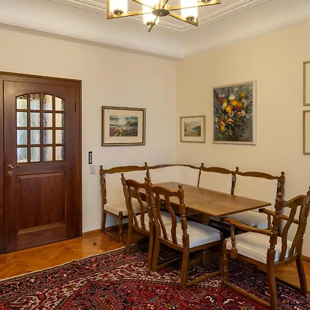 شقة Neu - 4 Zimmer, 4 Betten, 5 Min Zum Hbf, Terrasse, 160qm اوغسبورغ