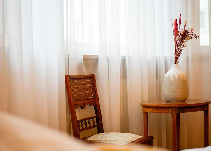 Neu - 4 Zimmer, 4 Betten, 5 Min Zum Hbf, Terrasse, 160qm Augsburg