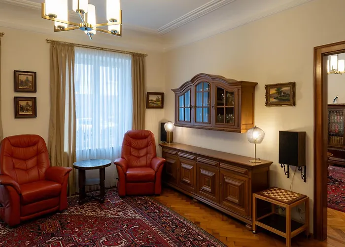 Neu - 4 Zimmer, 4 Betten, 5 Min Zum Hbf, Terrasse, 160qm Apartment *