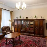 Appartement Neu - 4 Zimmer, 4 Betten, 5 Min Zum Hbf, Terrasse, 160qm