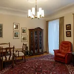 Appartement Neu - 4 Zimmer, 4 Betten, 5 Min Zum Hbf, Terrasse, 160qm