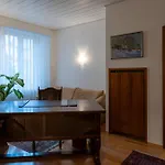 Appartement Neu - 4 Zimmer, 4 Betten, 5 Min Zum Hbf, Terrasse, 160qm *