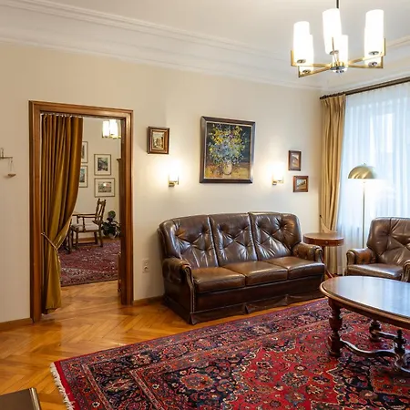 Apartment Neu - 4 Zimmer, 4 Betten, 5 Min Zum Hbf, Terrasse, 160qm *
