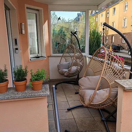 Neu - 4 Zimmer, 4 Betten, 5 Min Zum Hbf, Terrasse, 160qm