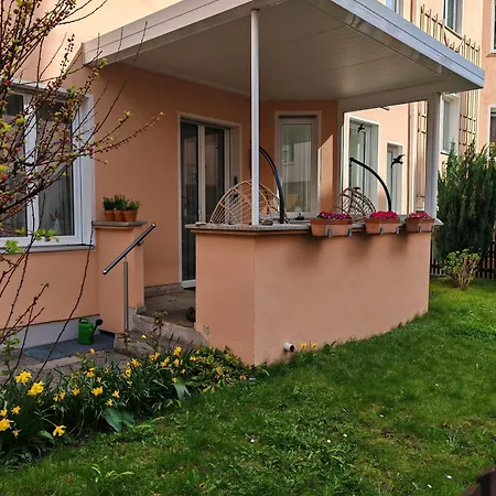 Neu - 4 Zimmer, 4 Betten, 5 Min Zum Hbf, Terrasse, 160qm Apartment Augsburg