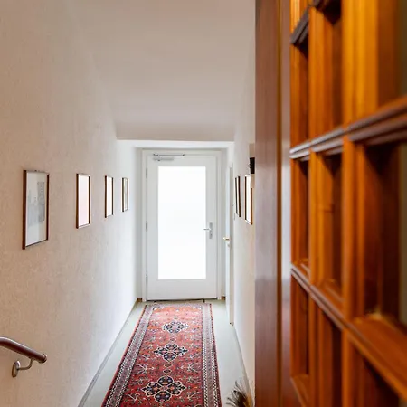 Neu - 4 Zimmer, 4 Betten, 5 Min Zum Hbf, Terrasse, 160qm Apartment *