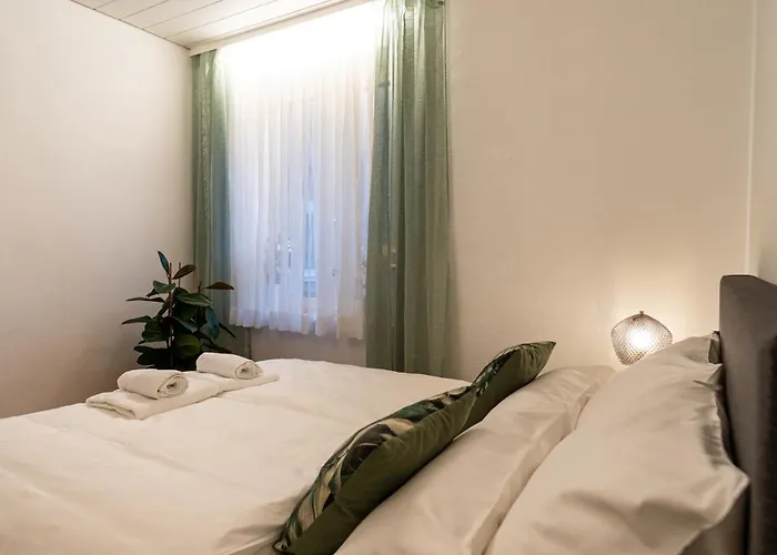 شقة Neu - 4 Zimmer, 4 Betten, 5 Min Zum Hbf, Terrasse, 160qm اوغسبورغ